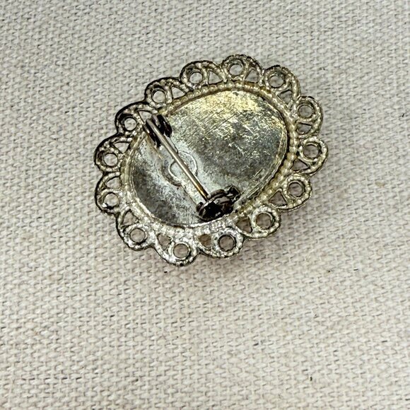 Vintage Filigree Brooch Classic Style‎ Imitation Pearl Gold Tone Retro - Picture 7 of 9